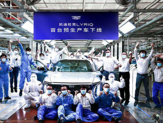 凱迪拉克LYRIQ 首臺(tái)預(yù)生產(chǎn)車(chē)下線